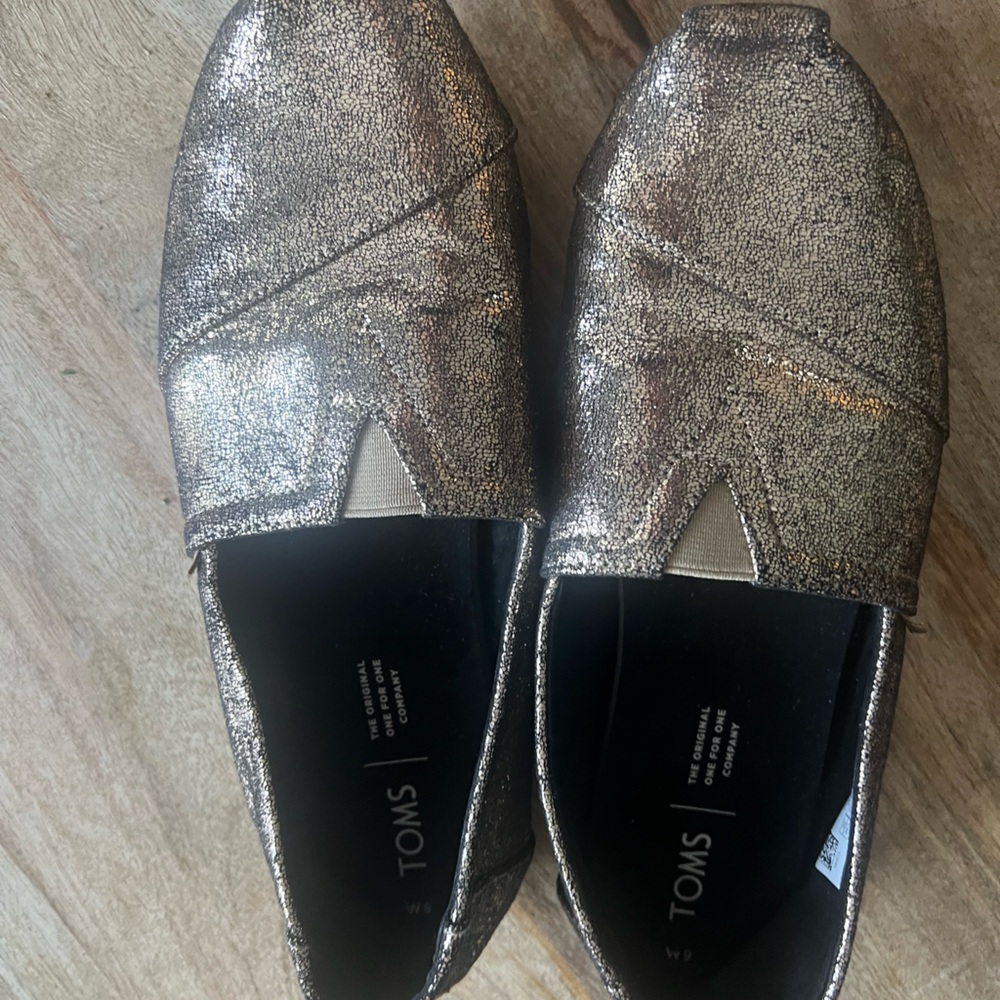 Toms Gold Flats Elegant Loafers